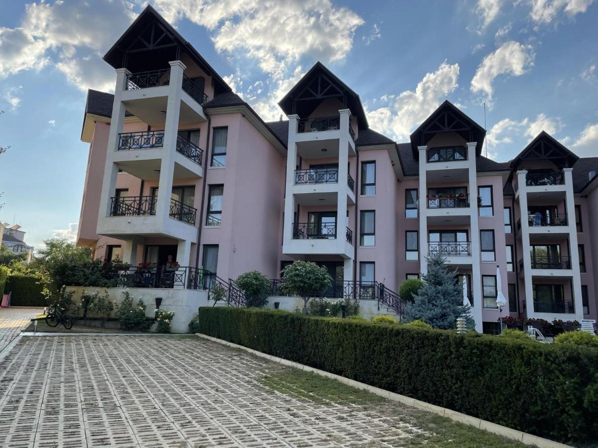 Stunning 2-Bed Apartment In Sea Resort Varna Saints Constantine and Helena Екстер'єр фото